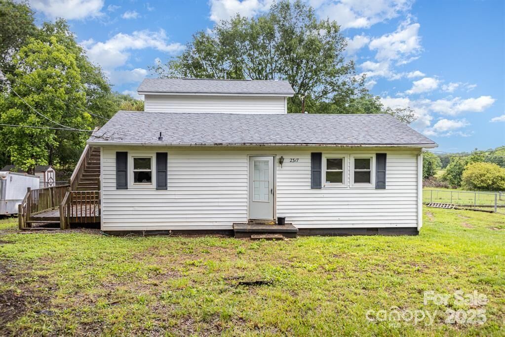 Property Photo: 2317 Flint Hill Church Road NC 28152