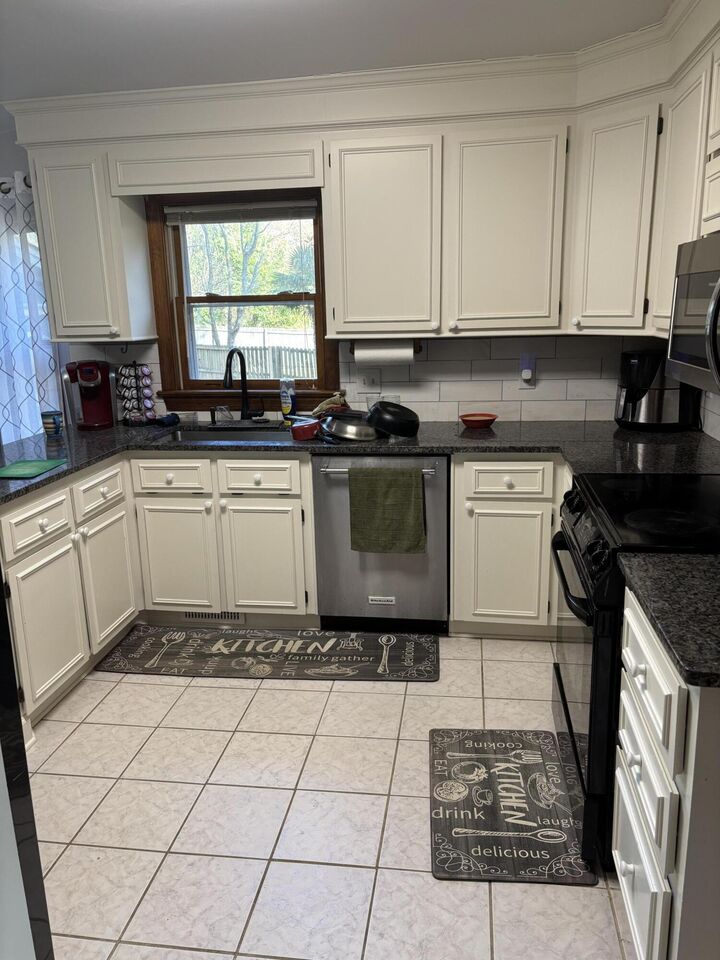 Property Photo:  112 River Oak Lane  SC 29418 