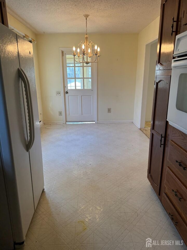 Property Photo:  413 Oxford Lane B  NJ 08831 