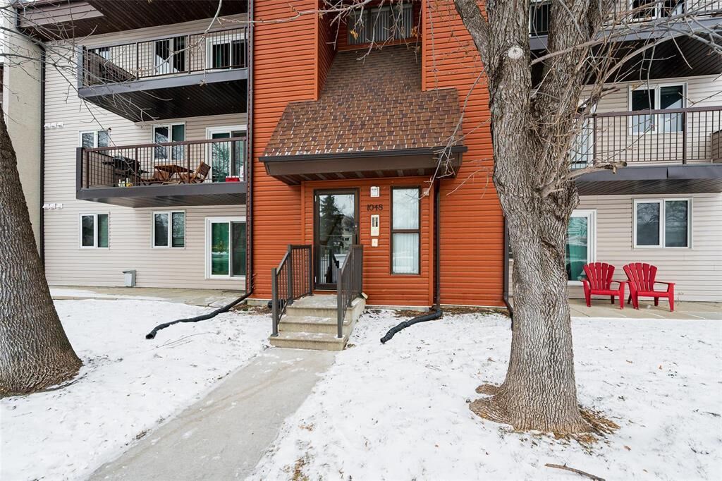 Property Photo: 1048 Bairdmore Boulevard MB R3T 5J7