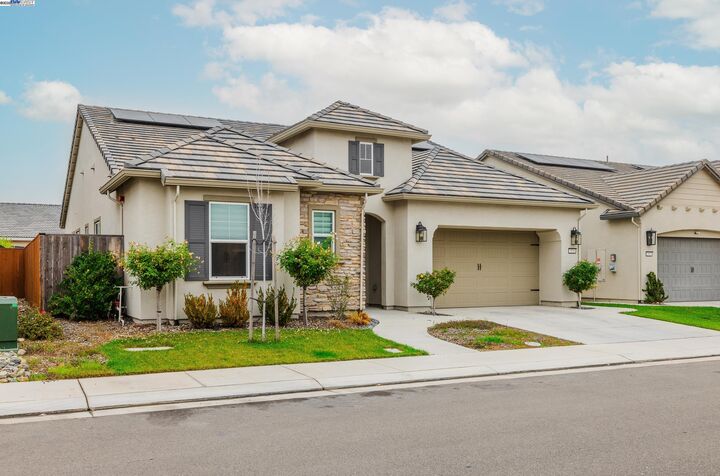 Property Photo:  2929 Cammie Ln  CA 95242 