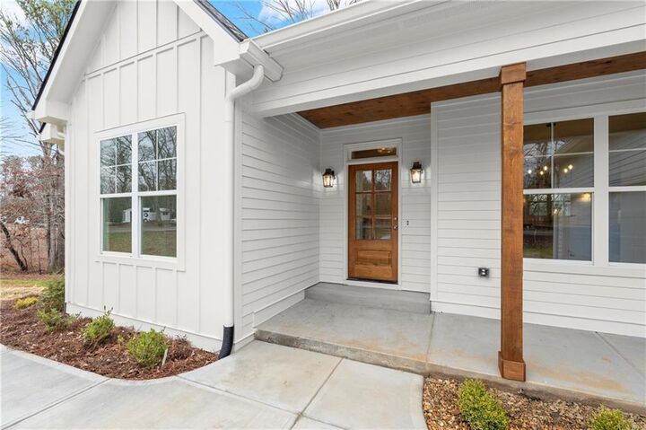 Property Photo:  2020 Darby Road  GA 30183 