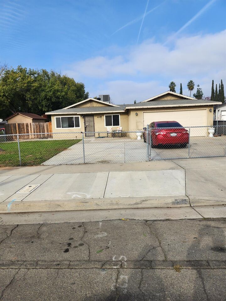 Property Photo: 4935 E Kerckhoff Avenue CA 93727