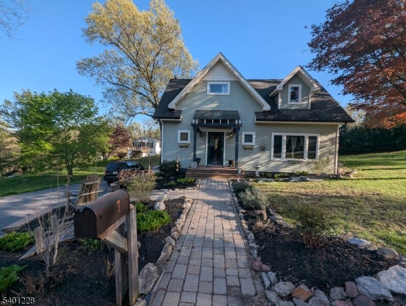 Property Photo:  7 Arrowhead Dr  NJ 07461 