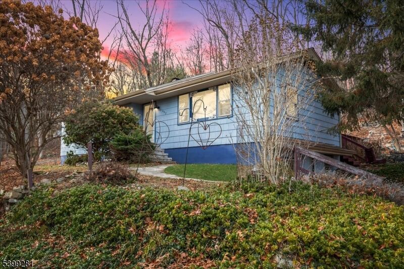 Property Photo:  442 Little Brook Road  NJ 08826 