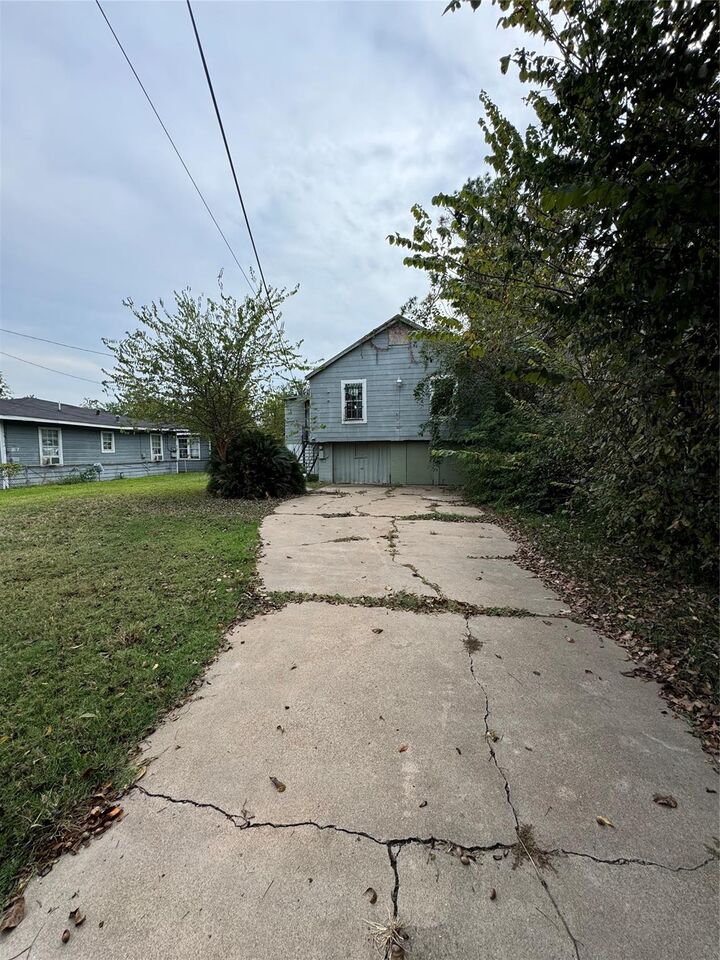 Property Photo: 3612 Crane Street TX 77026