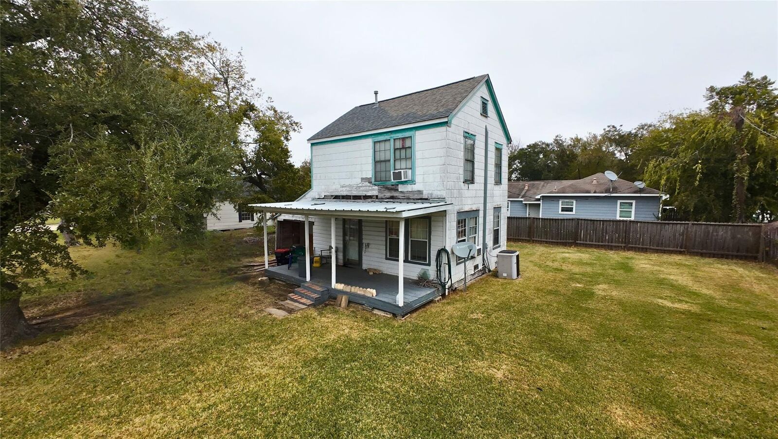 Property Photo: 2312 Missouri Street TX 77520