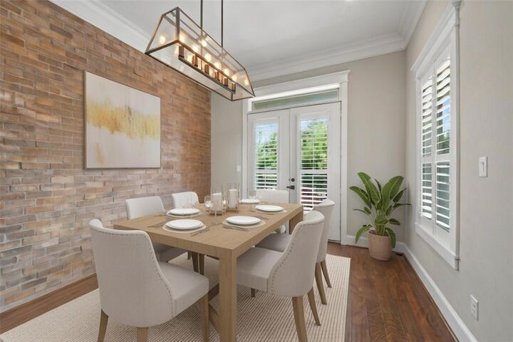 Property Photo: 823 W 21st Street TX 77008