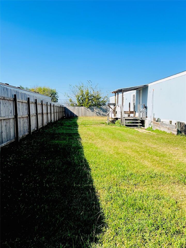 Property Photo: 2525 Oyster Creek Bend TX 77541