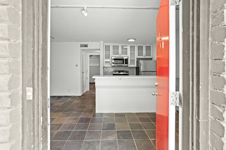 Property Photo:  3602 Garrott Street Street 16  TX 77006 