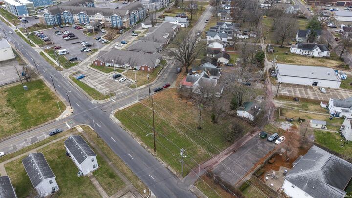 Property Photo:  318 320 322 E Cherry Street  IN 47713 