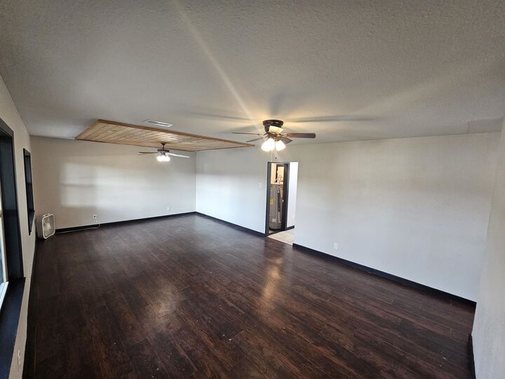 Property Photo:  109 Tomie  TX 75783 