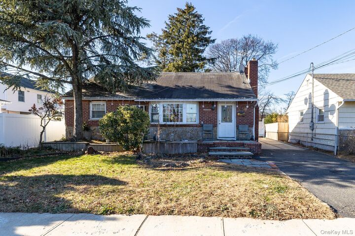 Property Photo: 5 Gardner Avenue NY 11801