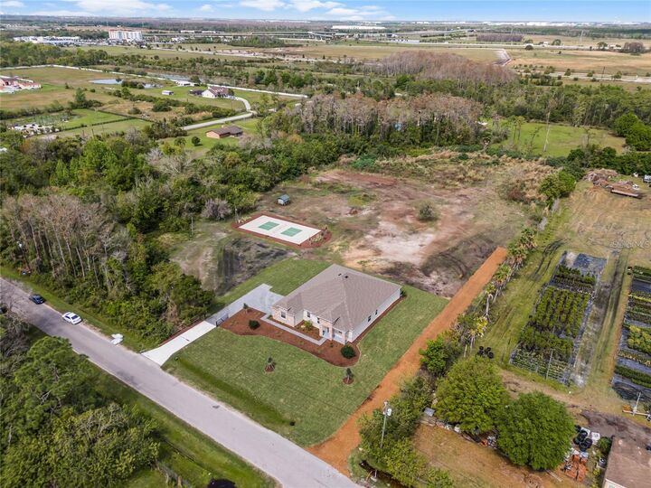 Property Photo: 6713 New Hope Road FL 32824