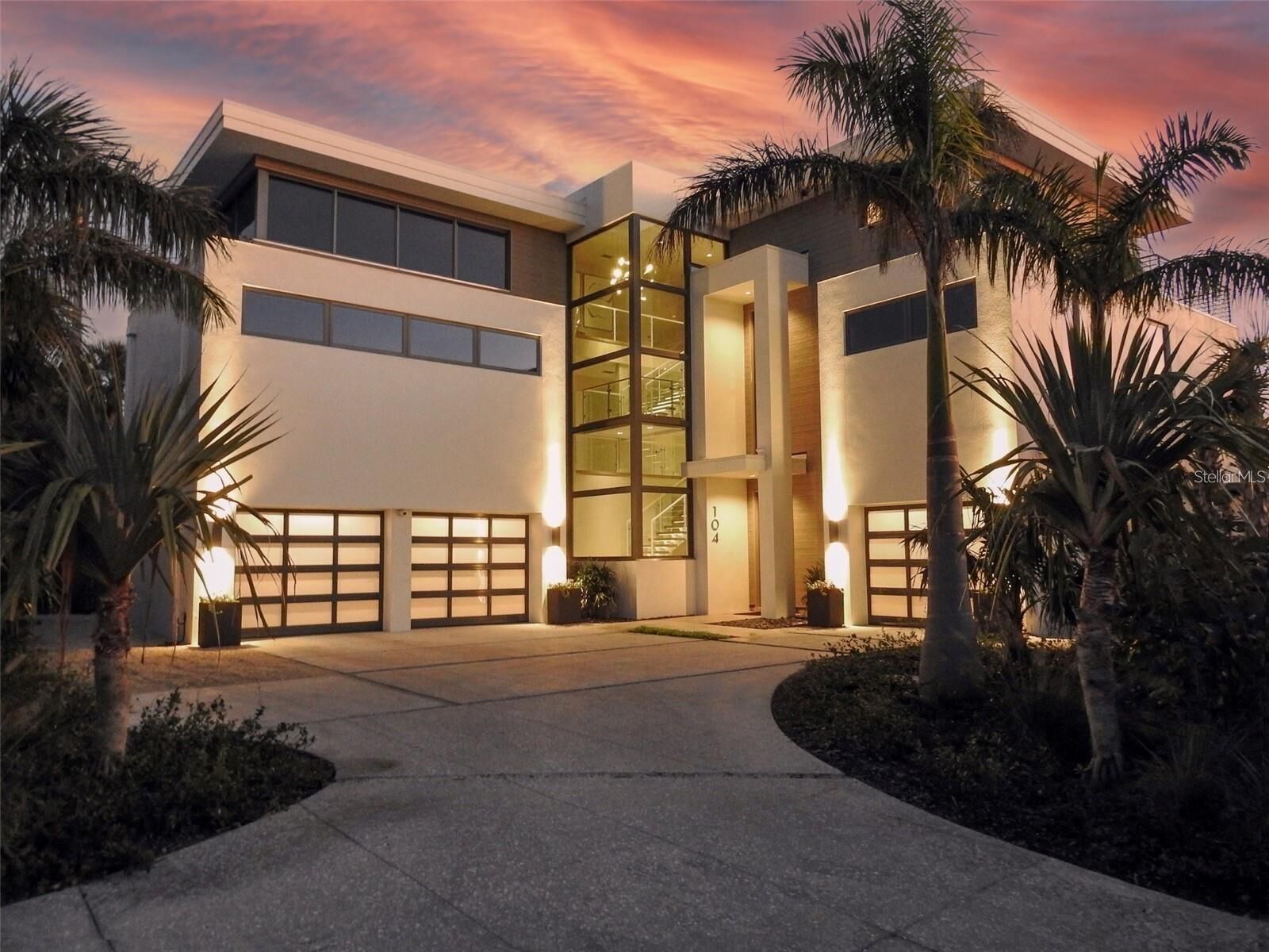Property Photo: 104 Sunset Lane FL 34217