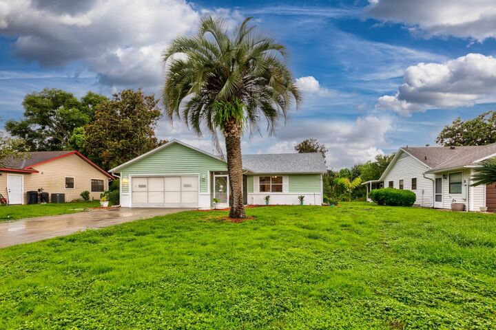 Property Photo:  16 Easter Ross Court  FL 34788 