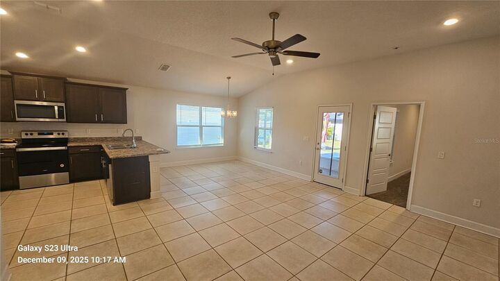 Property Photo: 11 Birchtree Way FL 32137