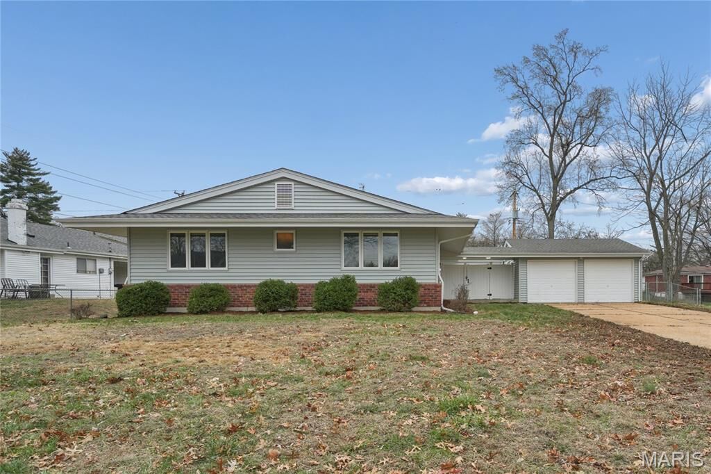 Property Photo: 12508 Larkwood Drive MO 63146