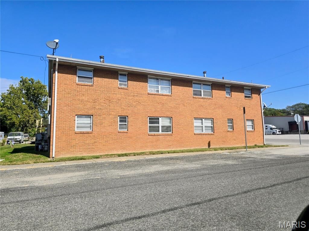 Property Photo: 19 S Long Street IL 62232