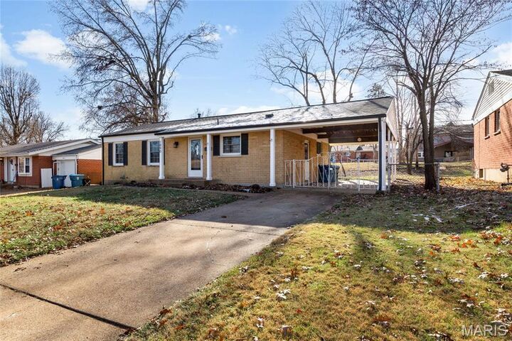 Property Photo:  1890 Caposele Lane  MO 63042 