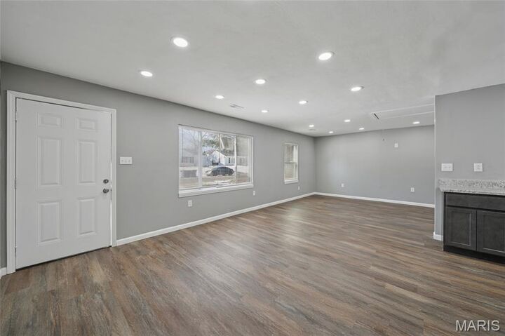 Property Photo: 9820 Lorna Lane MO 63136