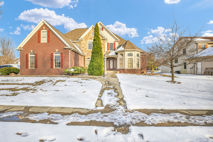 2202 Strand Drive  Champaign IL 61822 photo