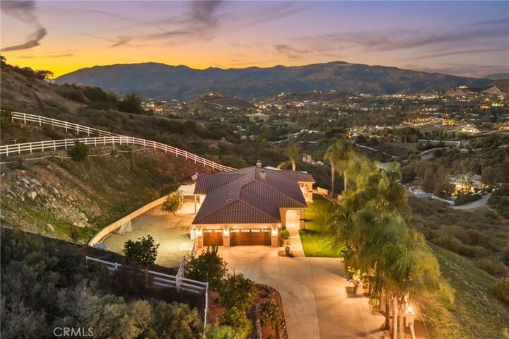 Property Photo: 40055 Valle Vista CA 92562