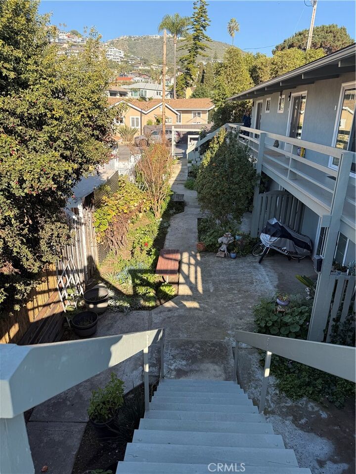 Property Photo:  525 Catalina D  CA 92651 