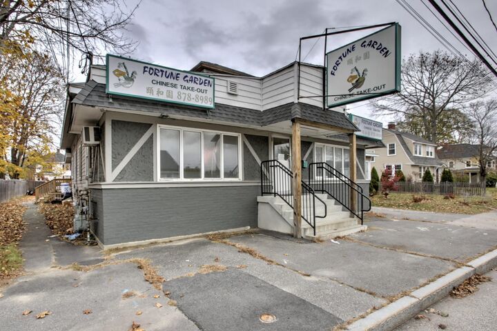 Property Photo:  1435 Forest Avenue  ME 04103 