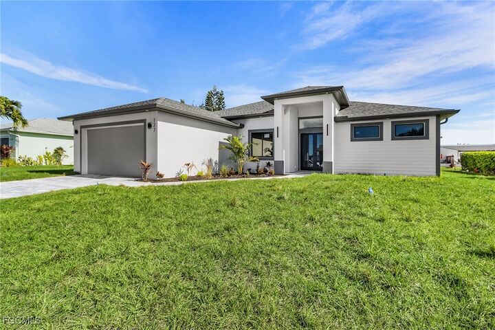 Property Photo: 127 NW 14th Avenue FL 33993