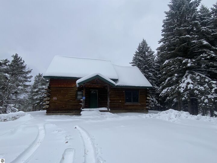 Property Photo: 3434 E 14 Road MI 49663