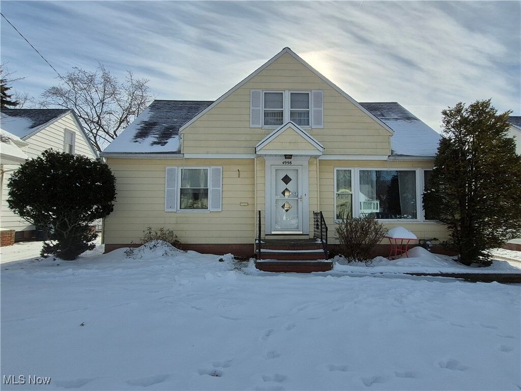 Property Photo: 4998 N Barton Road OH 44124