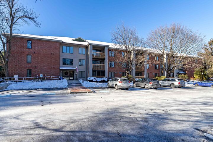 Property Photo: 300 Candlewood Park NH 03062