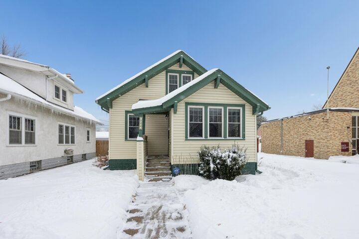 Property Photo:  3214 Oliver Avenue N  MN 55412 