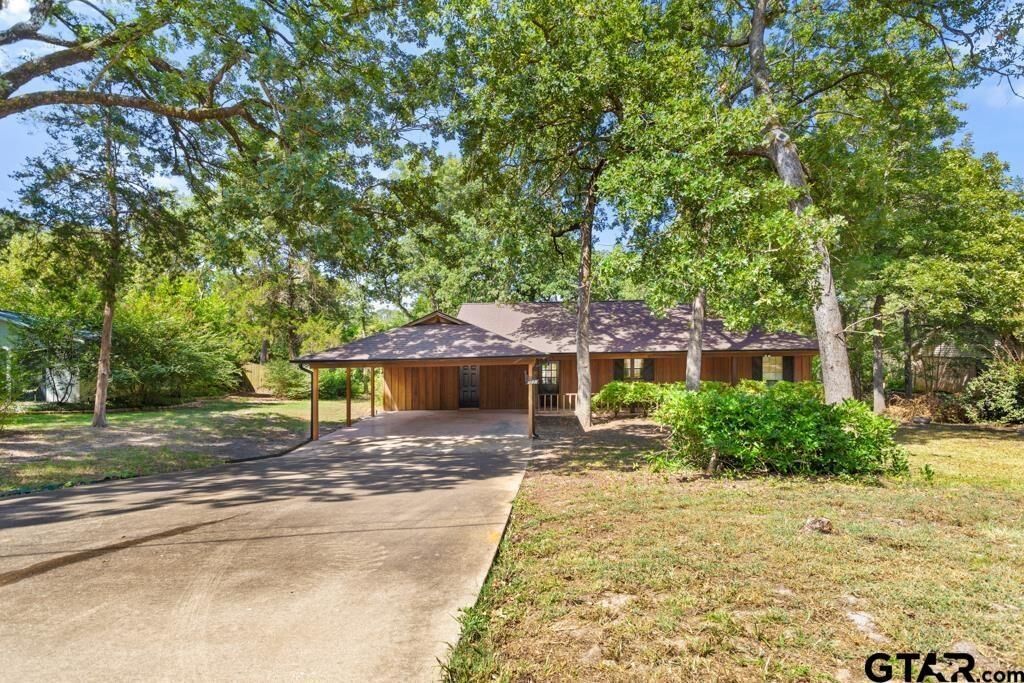 Property Photo:  522 Woodside Drive  TX 75771 