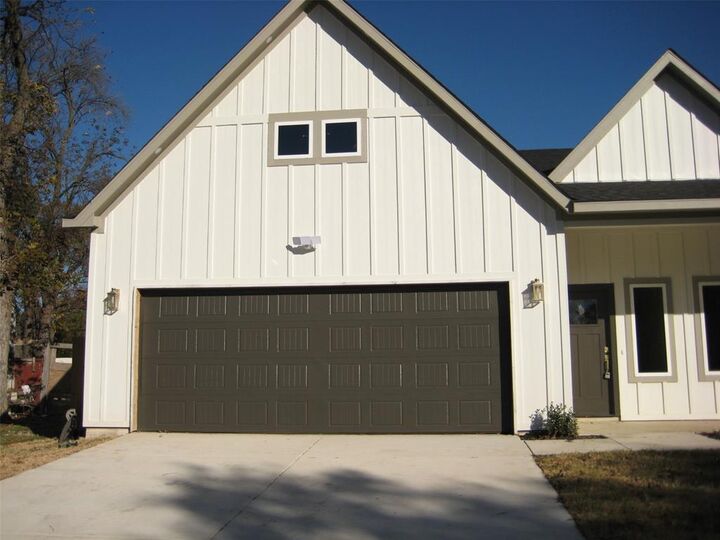 Property Photo: 1833 Edna Street A-B TX 76010