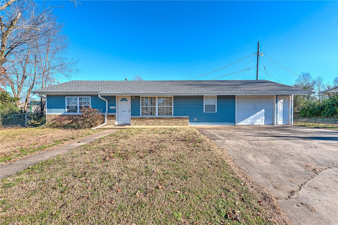 Property Photo: 503 12th Street AR 72756