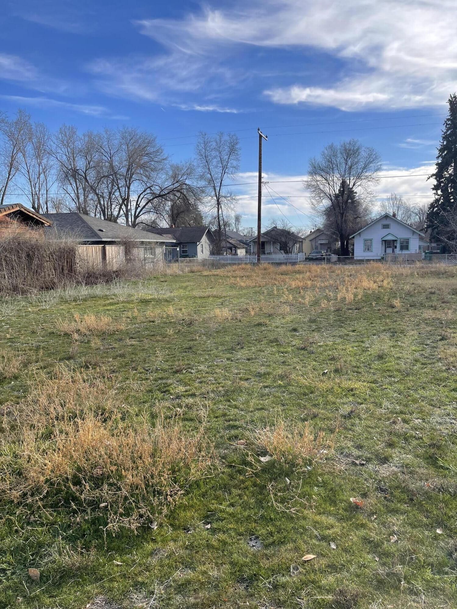 Property Photo: Vine Avenue 497,498 OR 97601