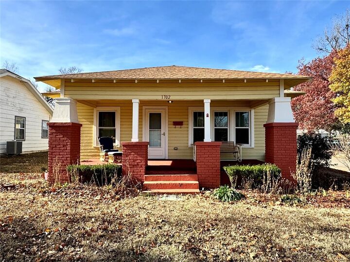 Property Photo: 1702 S 19th Street OK 73018