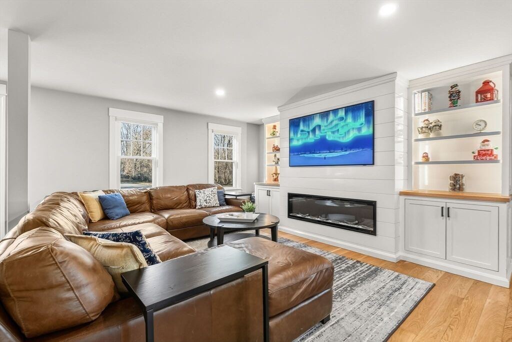 Property Photo:  10 Mockingbird Hill  MA 02324 