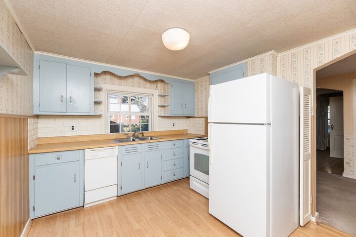 Property Photo:  20 Rosedale Rd  MA 02472 