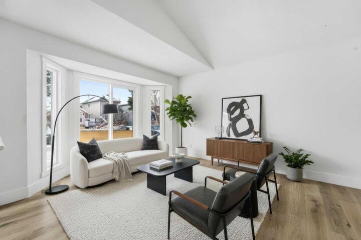 79 Martinview Crescent NE  Calgary AB T3J 2S5 photo