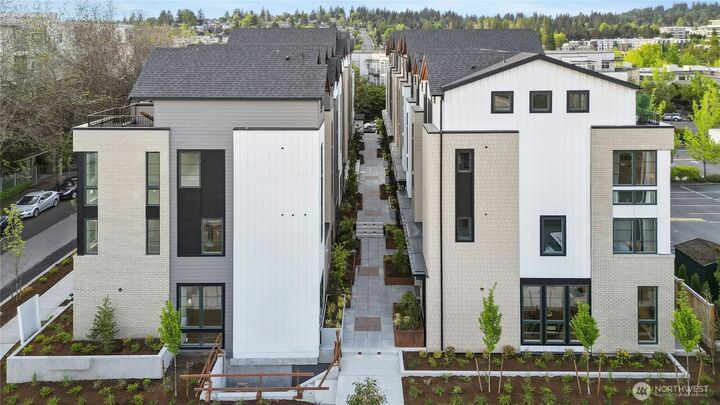 Property Photo:  112 B  2nd Street S  WA 98033 