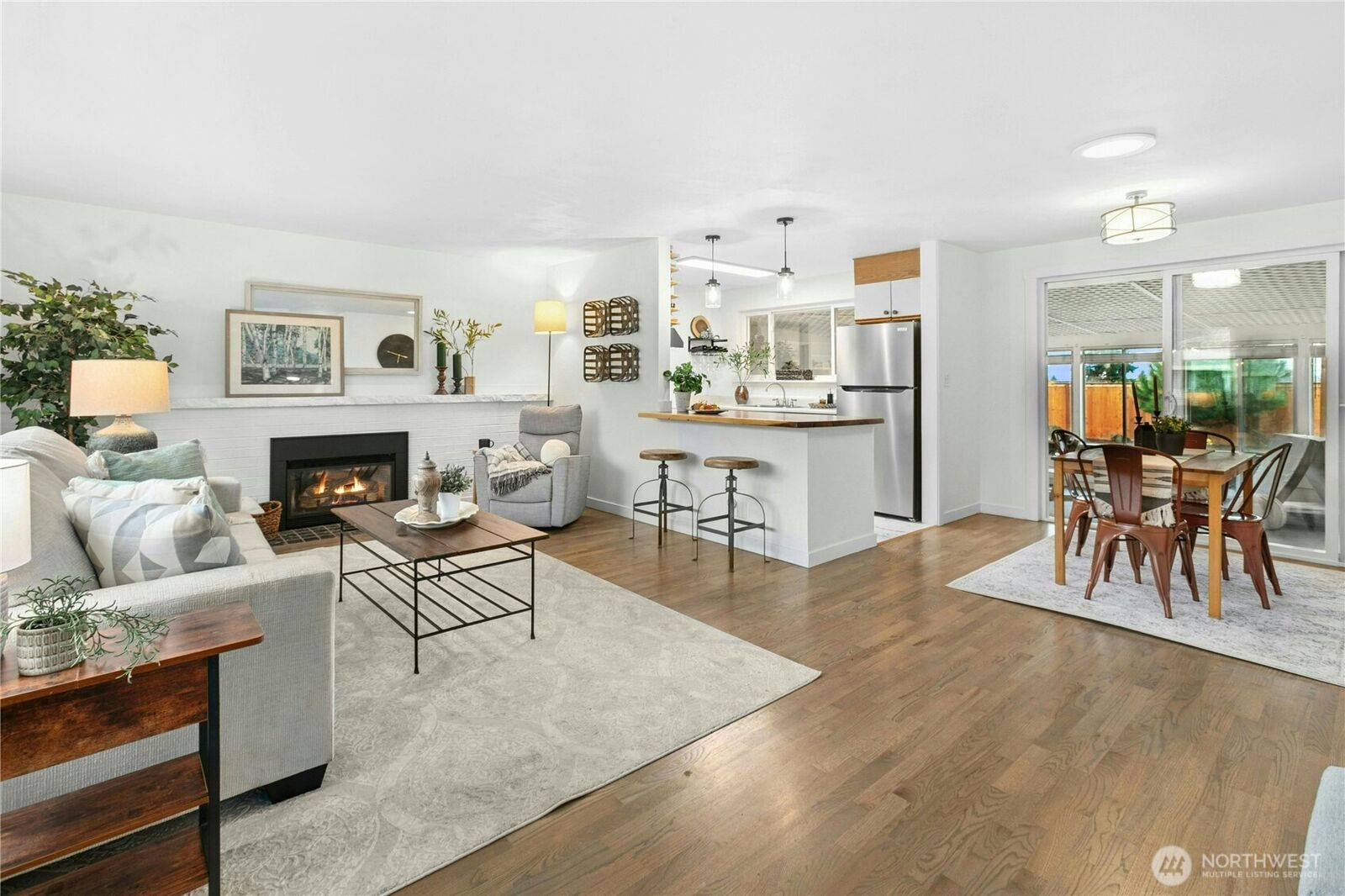 Property Photo: 813 Kirkland Avenue NE WA 98056