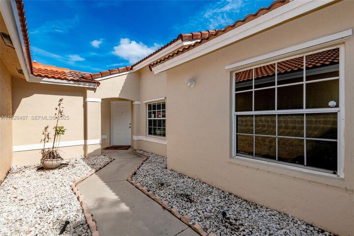 Property Photo: 17925 SW 10th Ct FL 33029