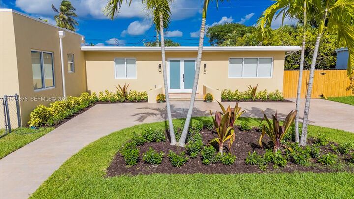 Property Photo: 6499 SW 39th St 1 FL 33155