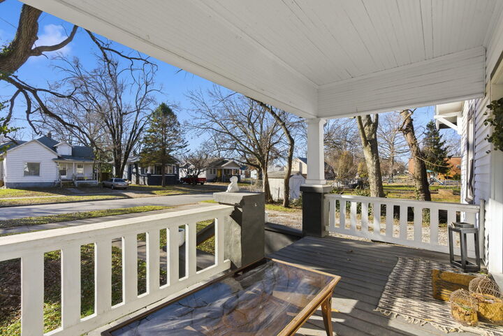 Property Photo:  911 W Scott Street  MO 65802 