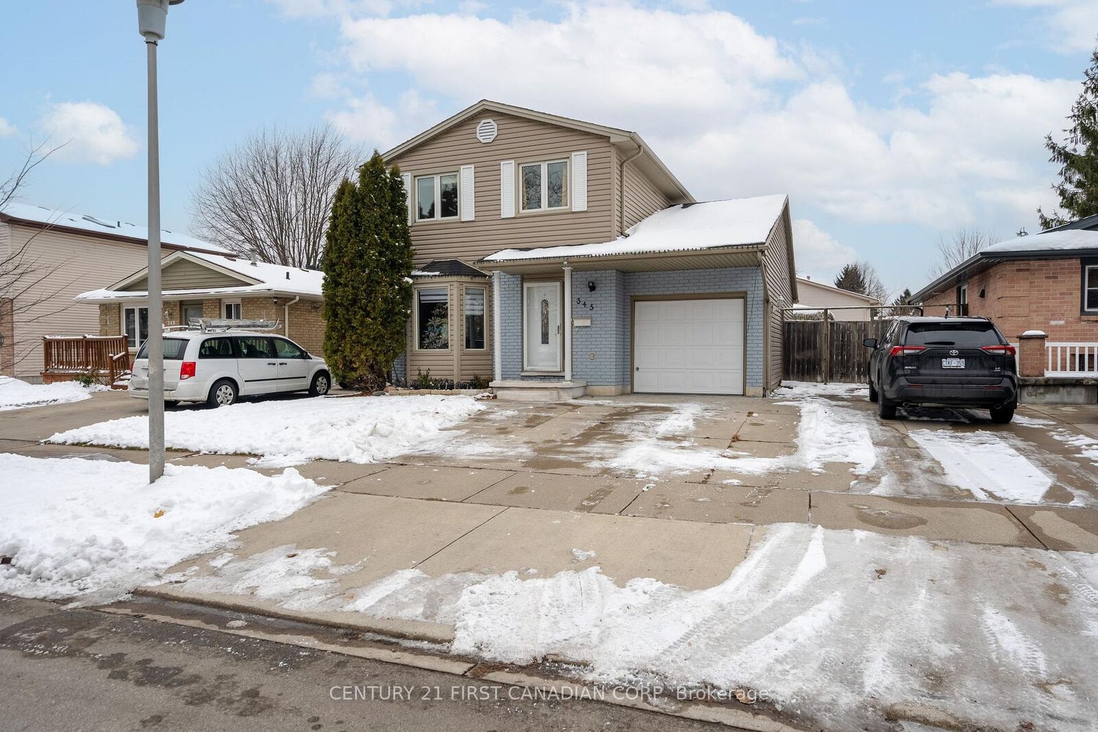 Property Photo:  345 Banbury Crescent  ON N5Z 4V1 