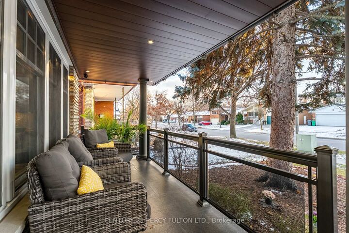 Photo de la propriété:  3477 Bridgewood Drive  ON L4X 2P3 