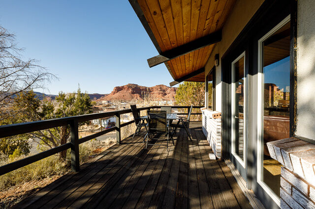 Property Photo: 655 S Hillside Dr UT 84741
